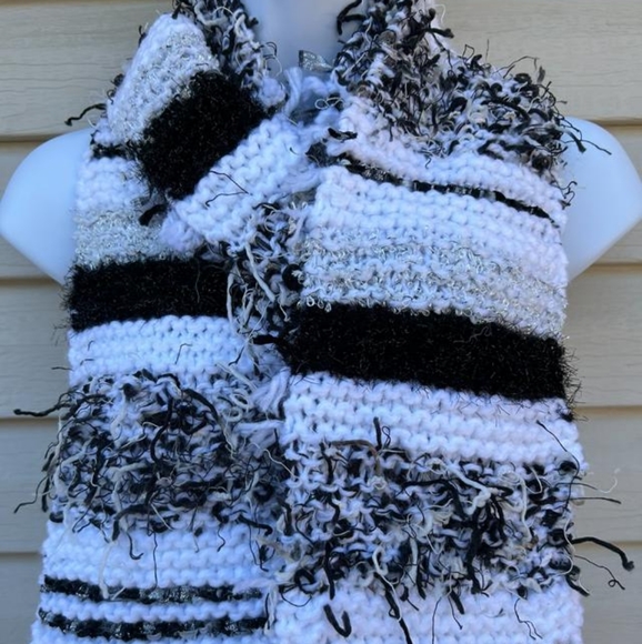 Handknit Scarf - Picture 1 of 4